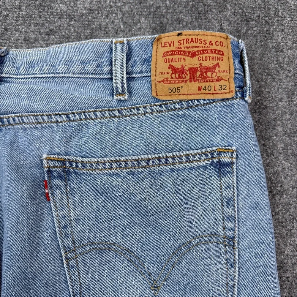 Levis 505 Straight Fit Jeans Mens 40x32 Light Wash Blue Denim Cotton Classic
